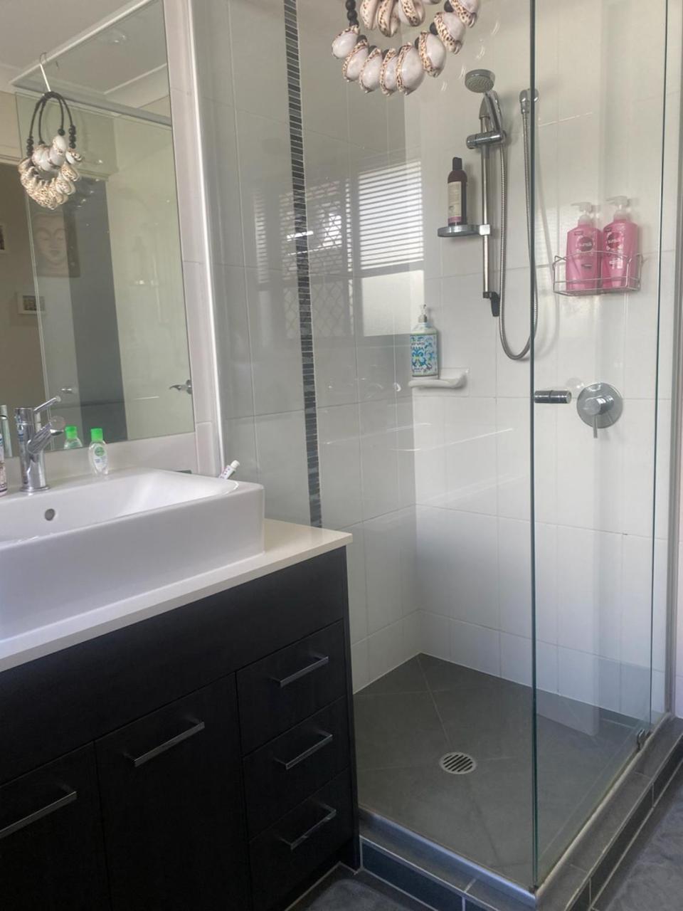 البحيرات الشمالية Manhattan B&B Guest Rooms المظهر الخارجي الصورة